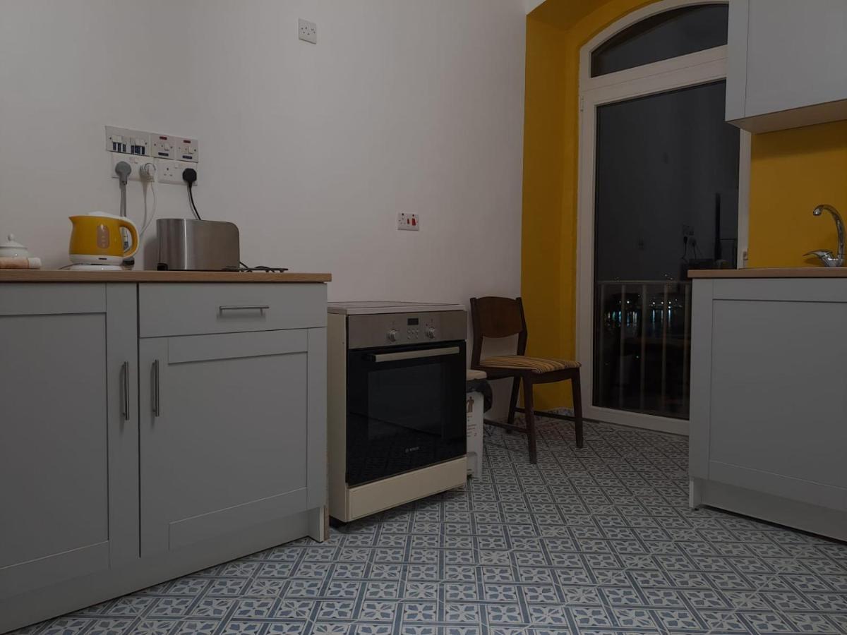 הוילה איל-פוריאנה Door Nine -Townhouse With Harbour Views מראה חיצוני תמונה